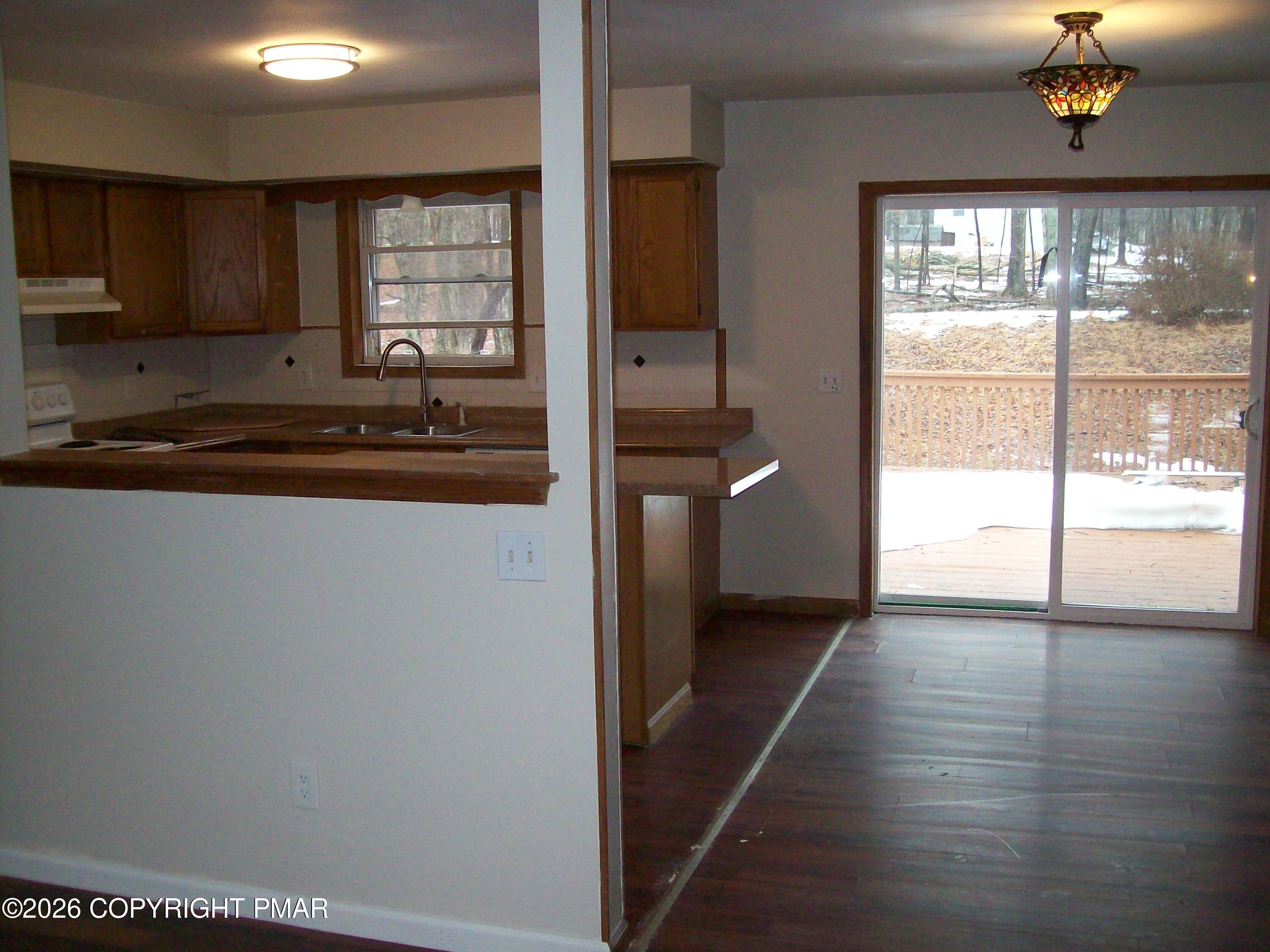 139 Davis Circle Bushkill, PA 18324 - Photo 12 of 23 view