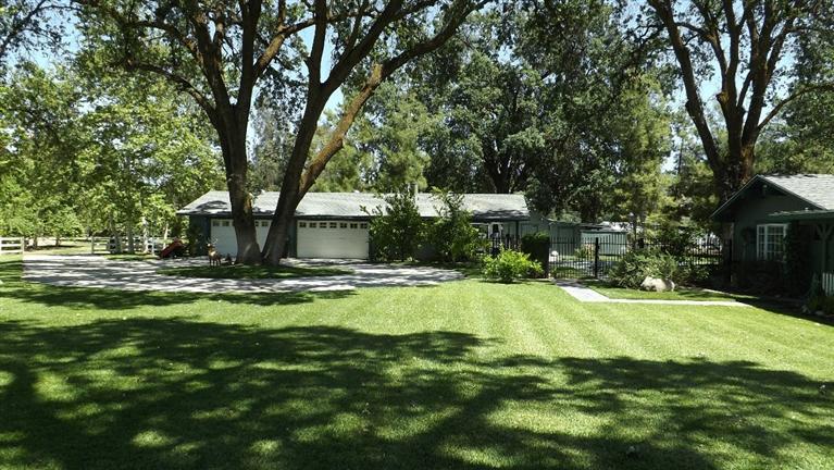25859 East Trimmer Springs Road Sanger, CA 93657 - Photo 13 of 21 Gallery Image 13