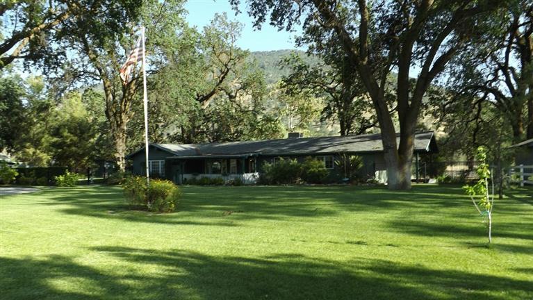25859 East Trimmer Springs Road Sanger, CA 93657 - Photo 6 of 21 Gallery Image 6
