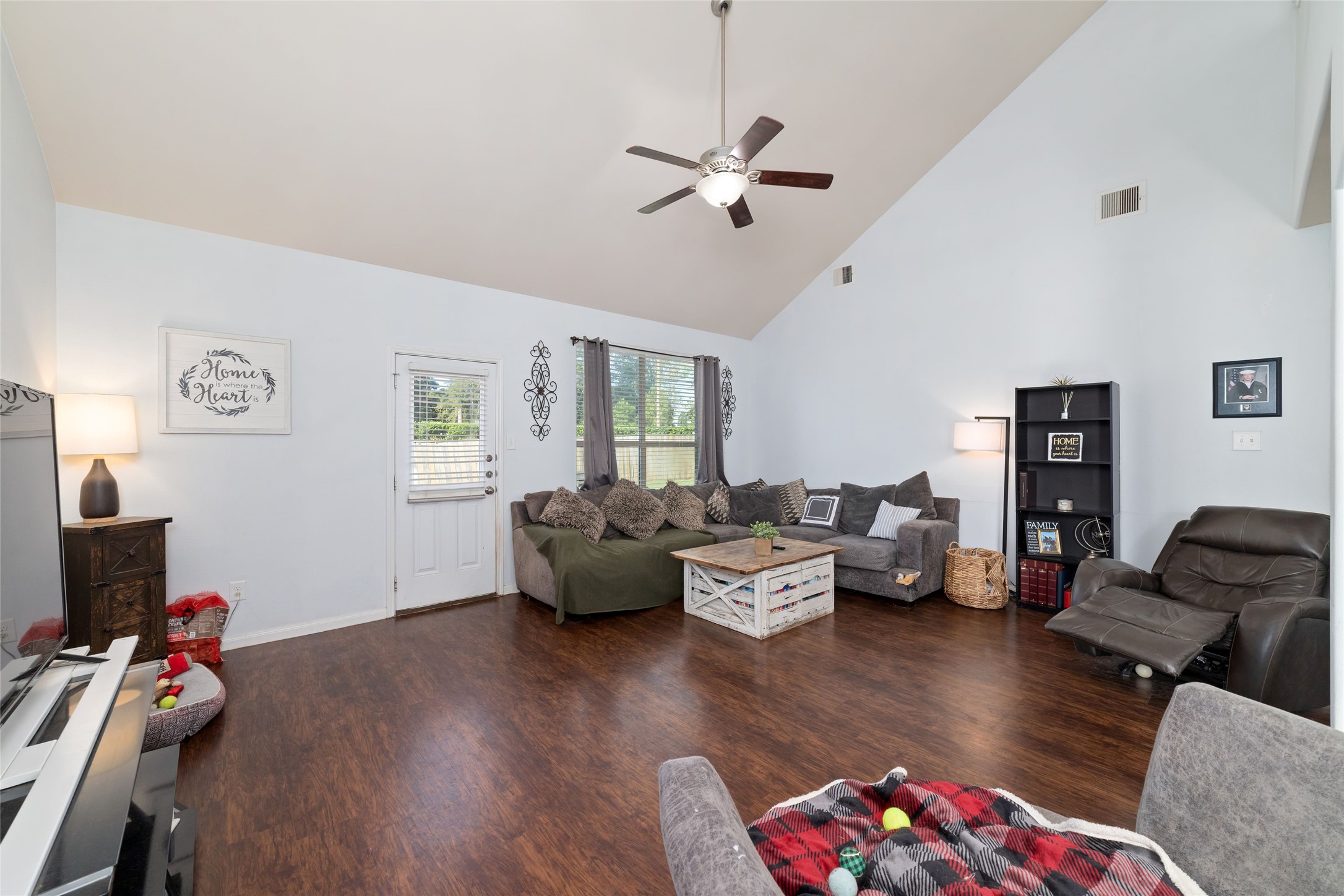 13417 Raintree Drive Montgomery, TX 77356 - Photo 6 of 26 Gallery Image 6