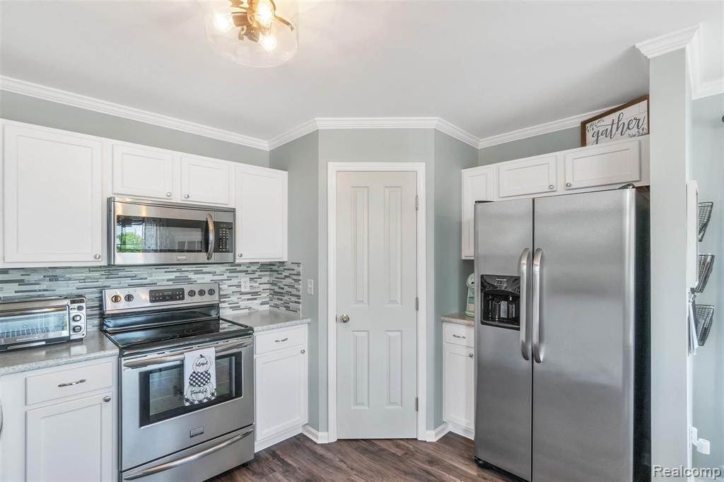 4268 Hampton Ridge Boulevard, Unit 168 Howell, MI 48843 - Photo 10 of 25