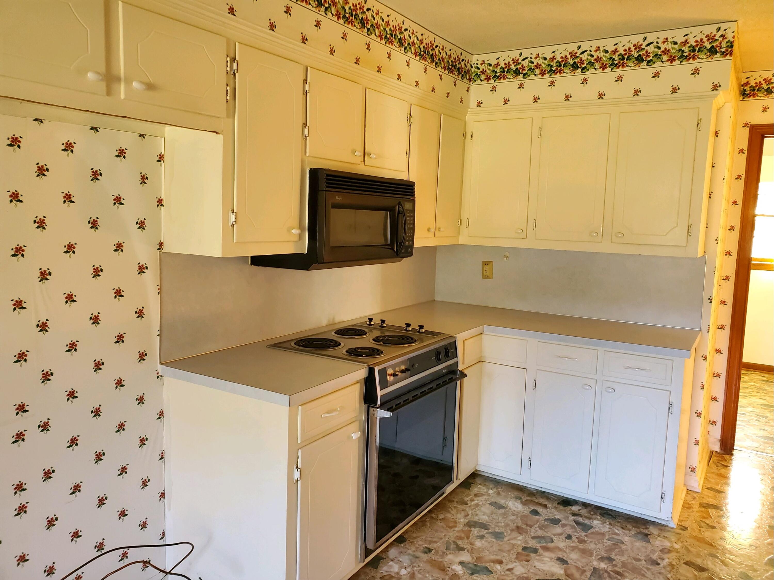 2749 Otranto Road North Charleston, SC 29406 - Photo 12 of 29 20221213_114239