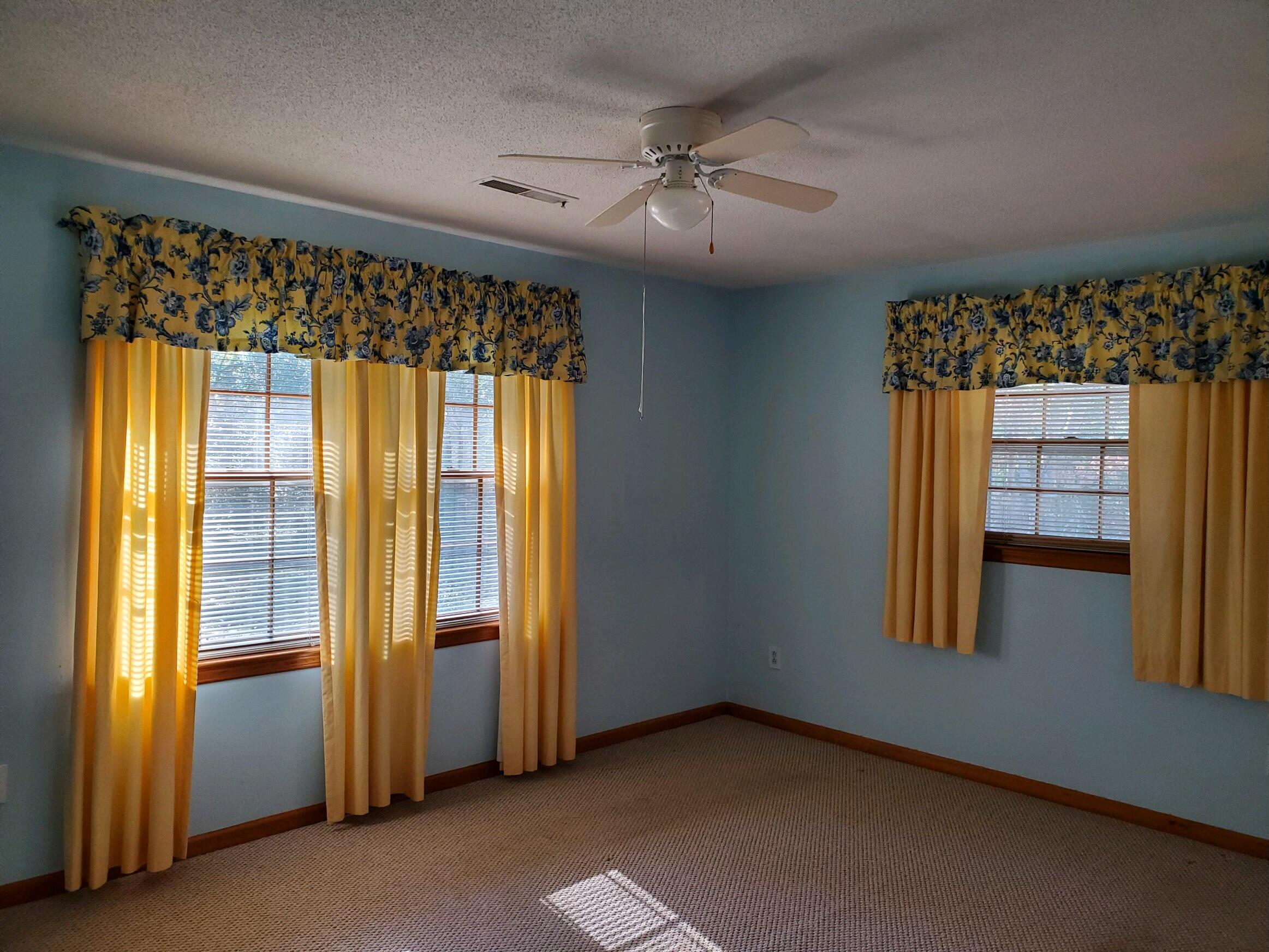 2749 Otranto Road North Charleston, SC 29406 - Photo 14 of 29 20221213_113903