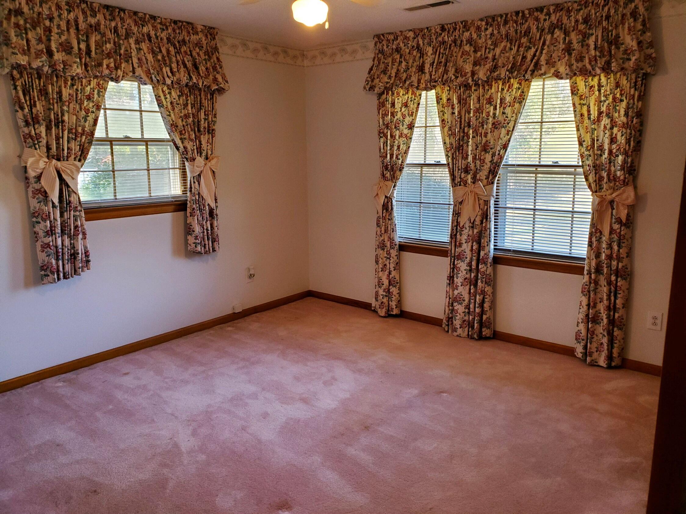 2749 Otranto Road North Charleston, SC 29406 - Photo 18 of 29 20221213_114044