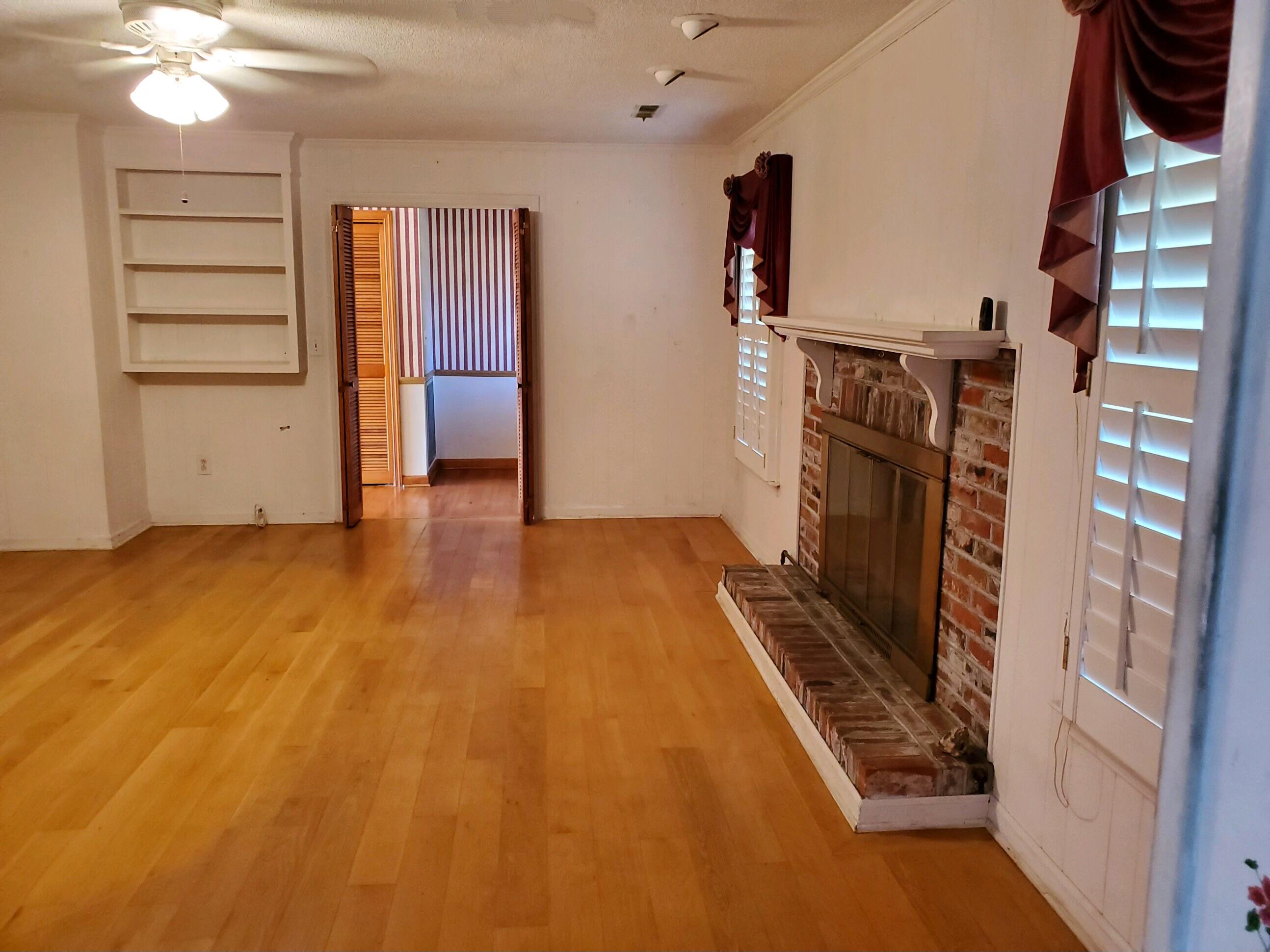 2749 Otranto Road North Charleston, SC 29406 - Photo 6 of 29 20221213_114309