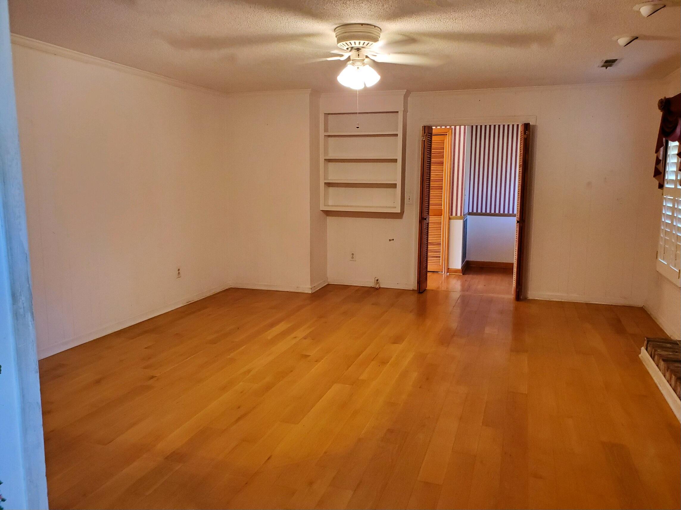 2749 Otranto Road North Charleston, SC 29406 - Photo 7 of 29 20221213_114305