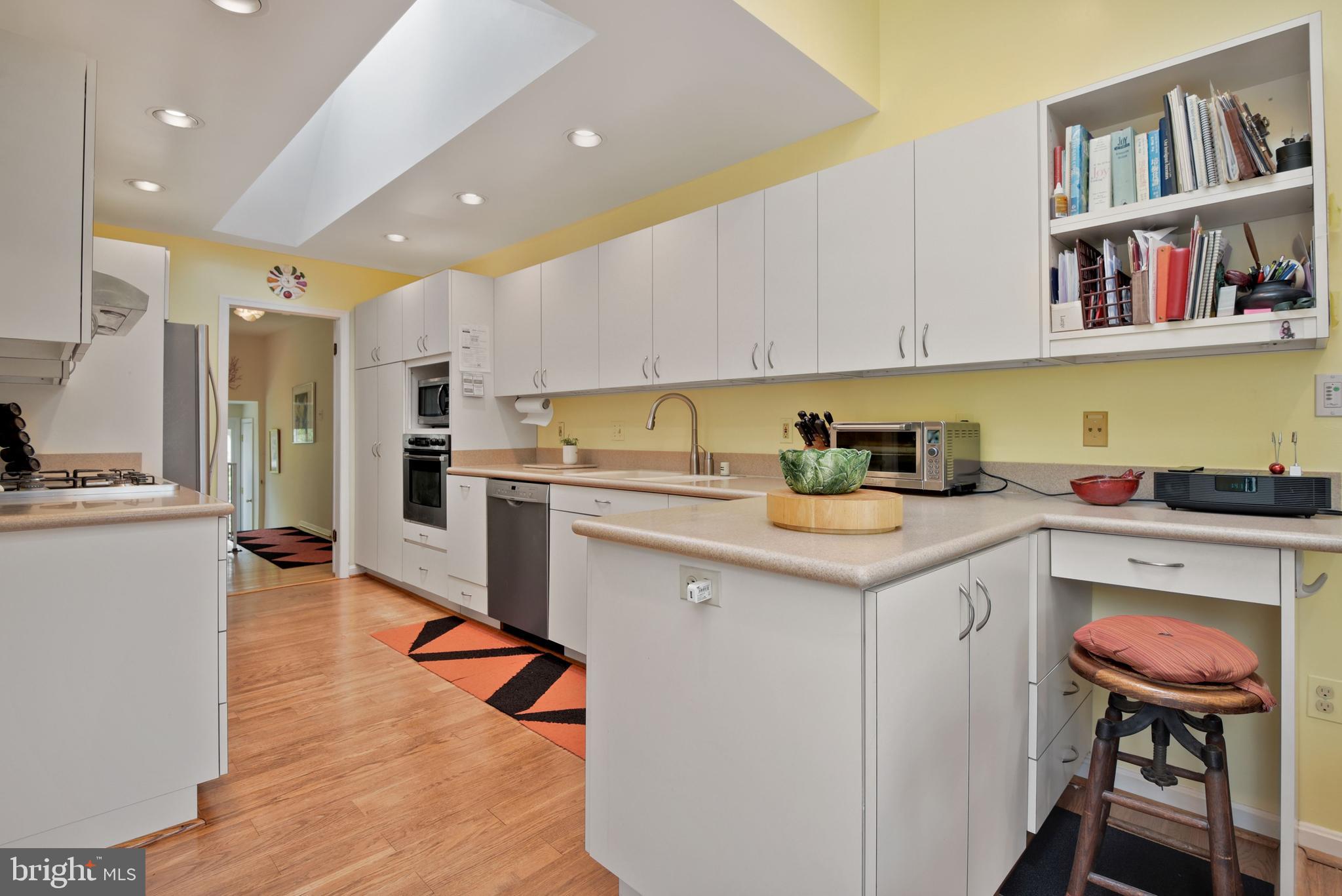 11706 Smoketree Road Potomac, MD 20854 - Photo 13 of 36 Kitchen