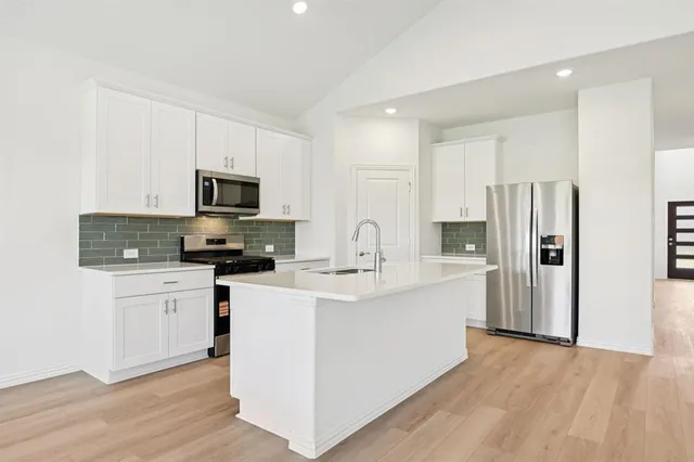 $390,374 | 2233 Mustang Way, Seagoville, TX 75159