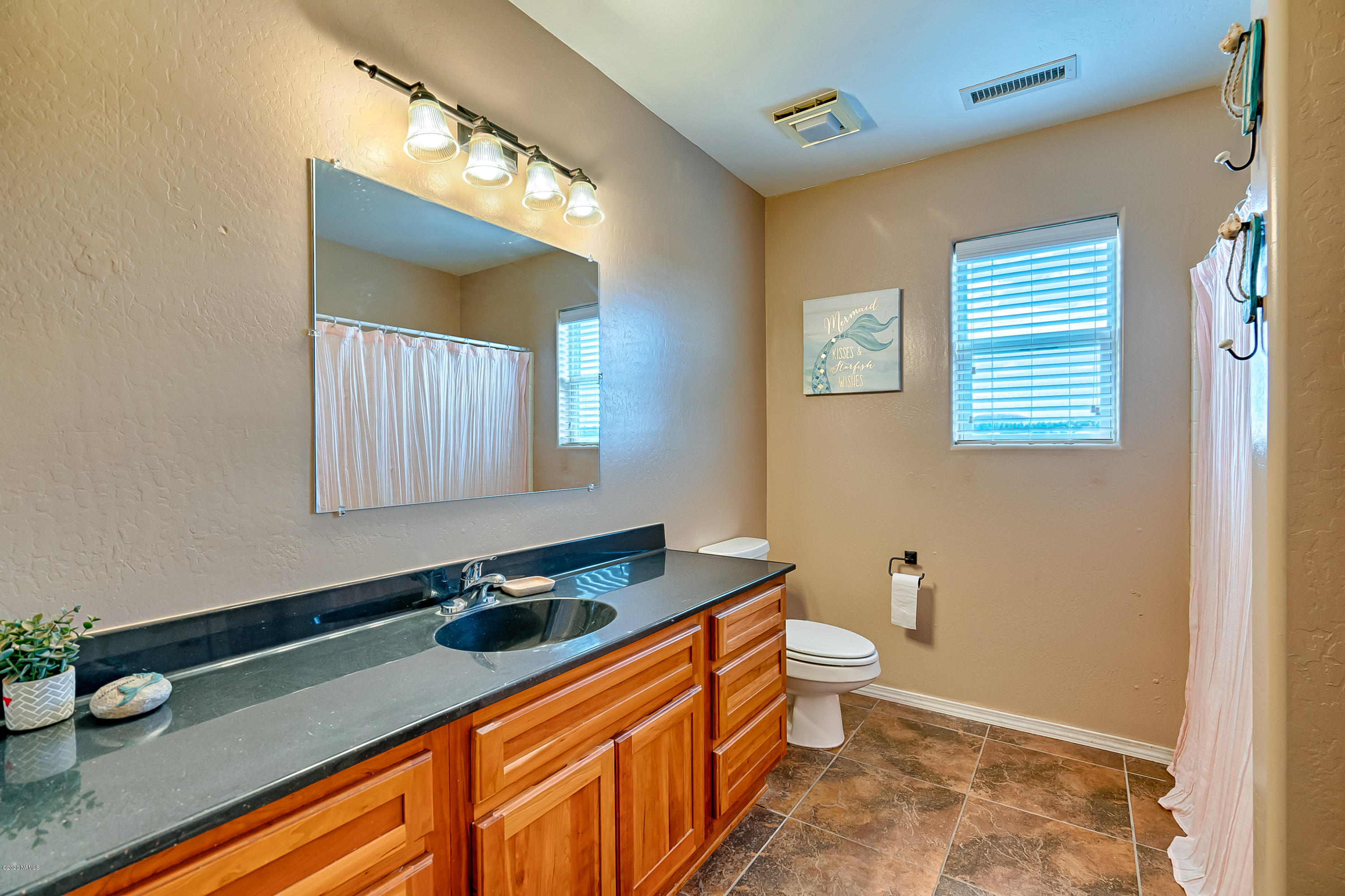 9450 North Bryant Road Flagstaff, AZ 86004 - Photo 12 of 18 Guest Bathroom