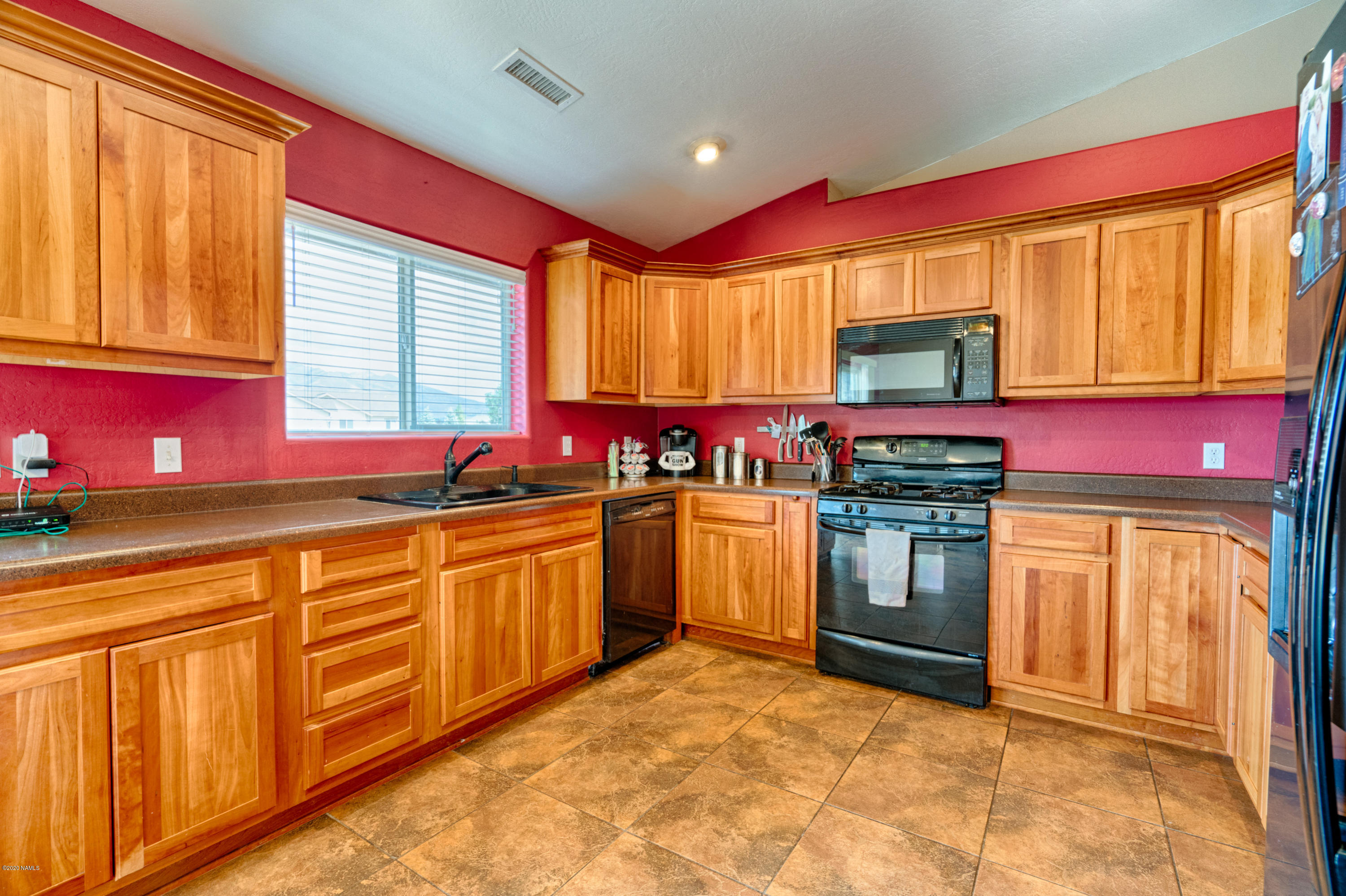9450 North Bryant Road Flagstaff, AZ 86004 - Photo 2 of 18 Kitchen