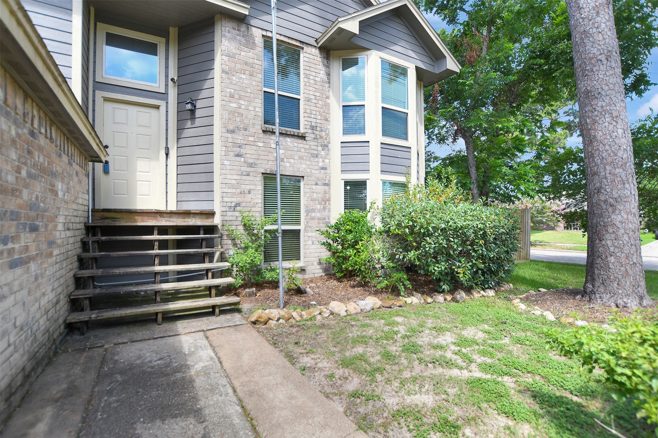 17327 Thorhill Street Spring, TX 77379 - Photo 3 of 44