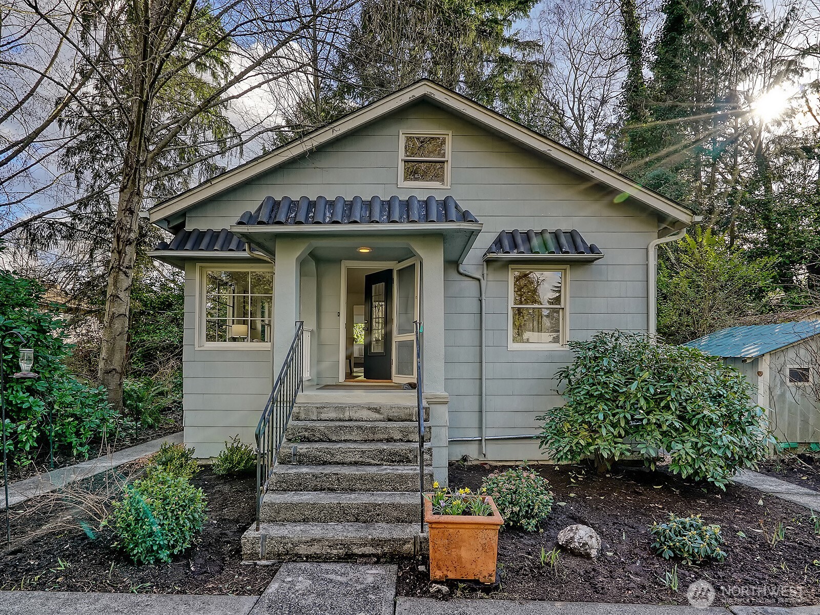 2337 Northeast 86th Street Seattle, WA 98115 - Photo 1 of 20