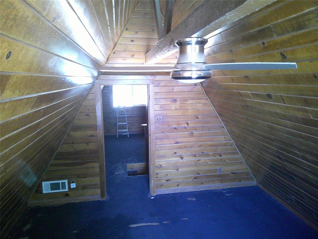 999 Roberts Cut Off Road Bowie, TX 76230 - Photo 7 of 17 a view of entryway