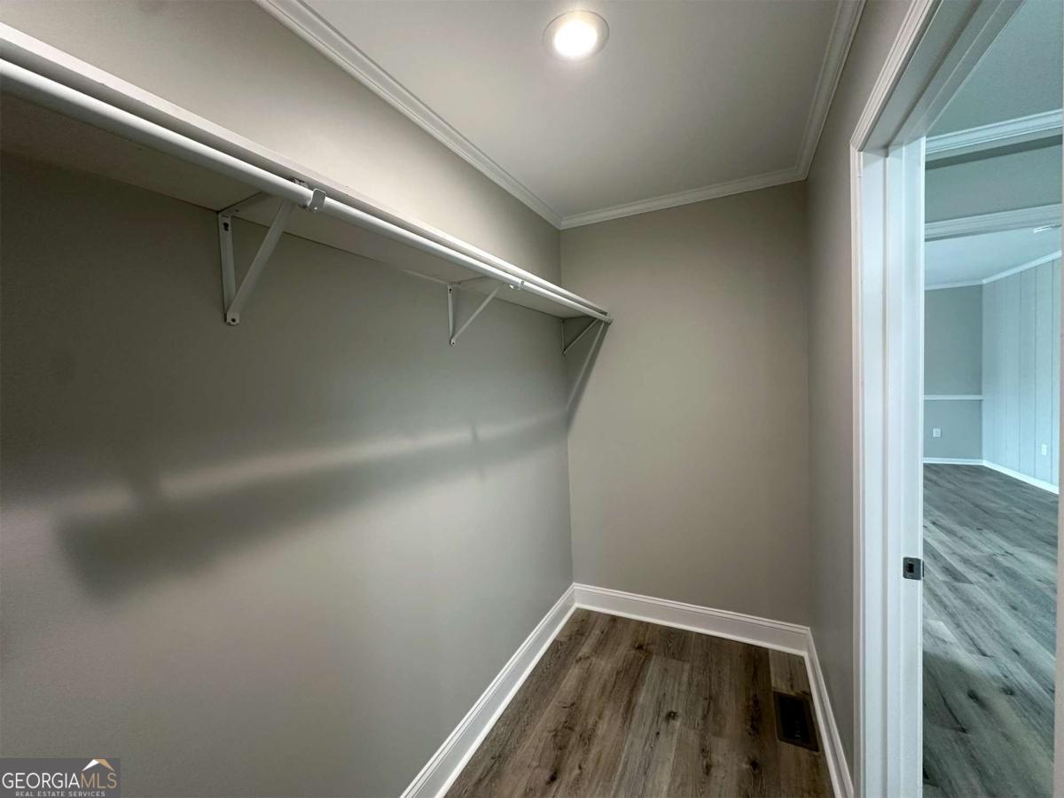 1104 Farm Road Colbert, GA 30628 - Photo 16 of 39 Primary Walk-In Closet