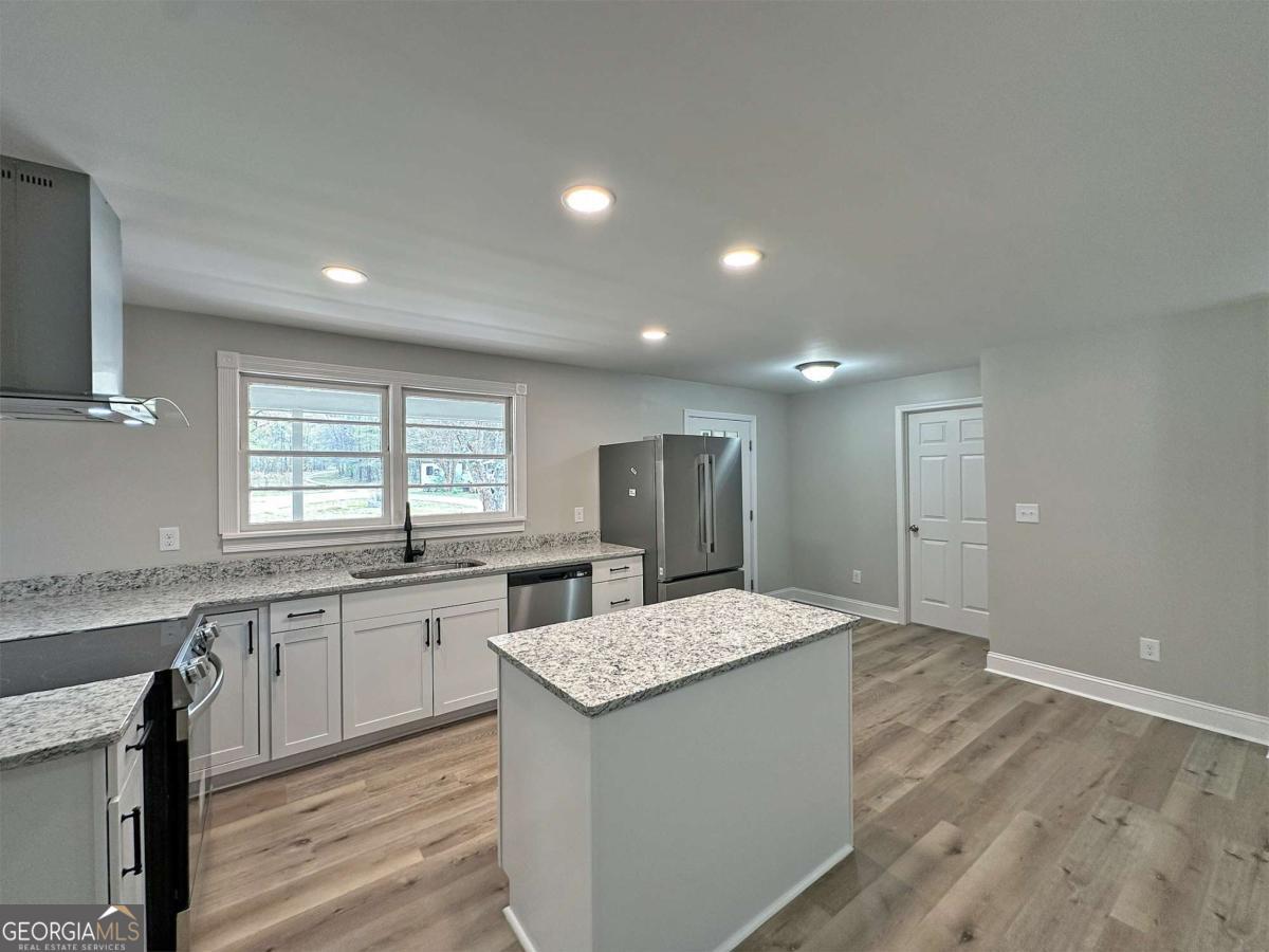 1104 Farm Road Colbert, GA 30628 - Photo 6 of 39 Kitchen