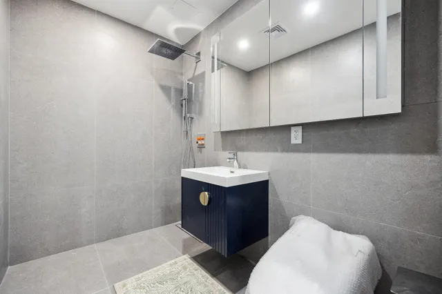 $595,600 | 38-20 Parsons Boulevard, Unit 319 | Downtown Flushing