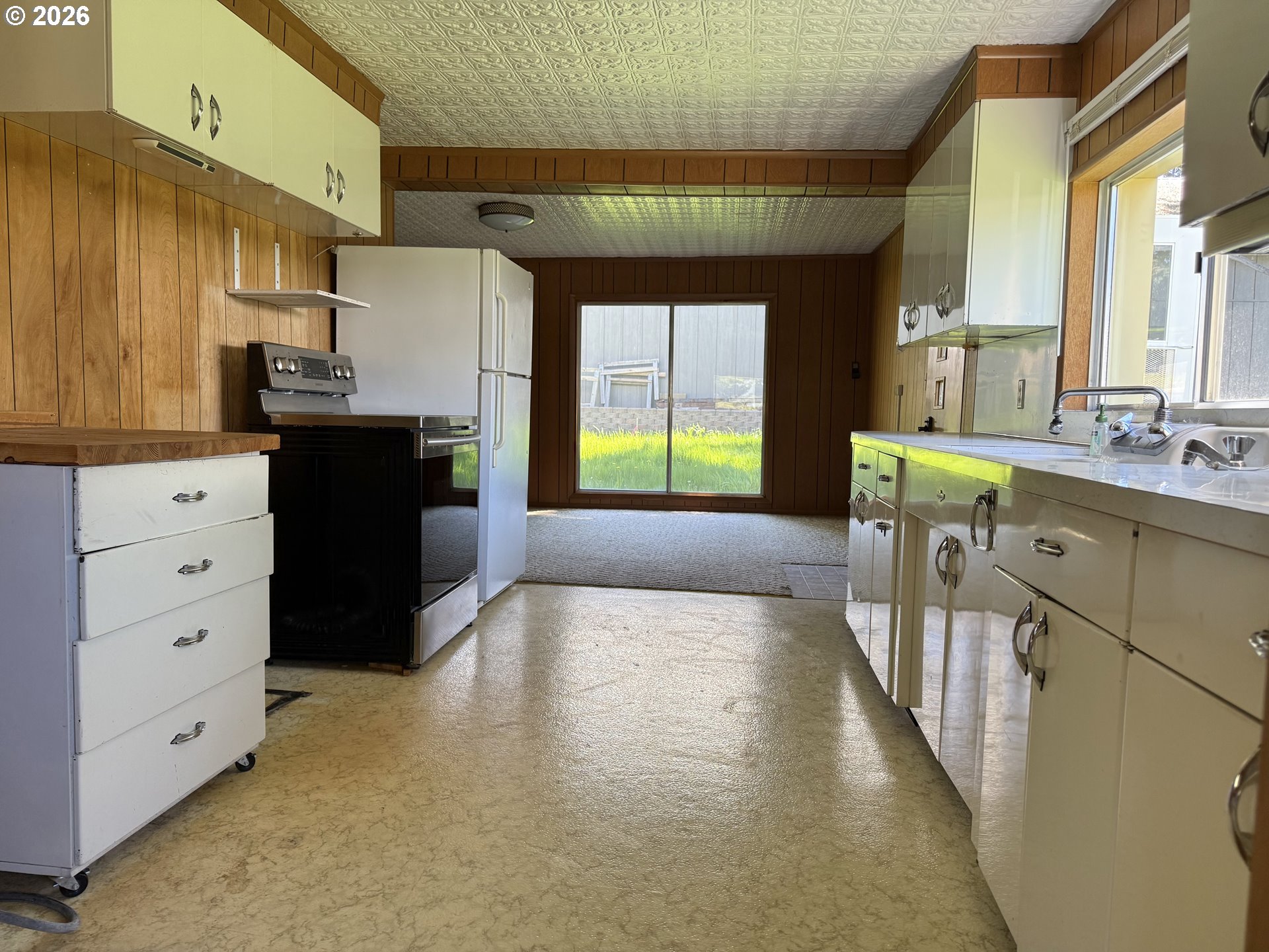 320 Bonanza Street Sumpter, OR 97877 - Photo 18 of 34 Kitchen/Living Room