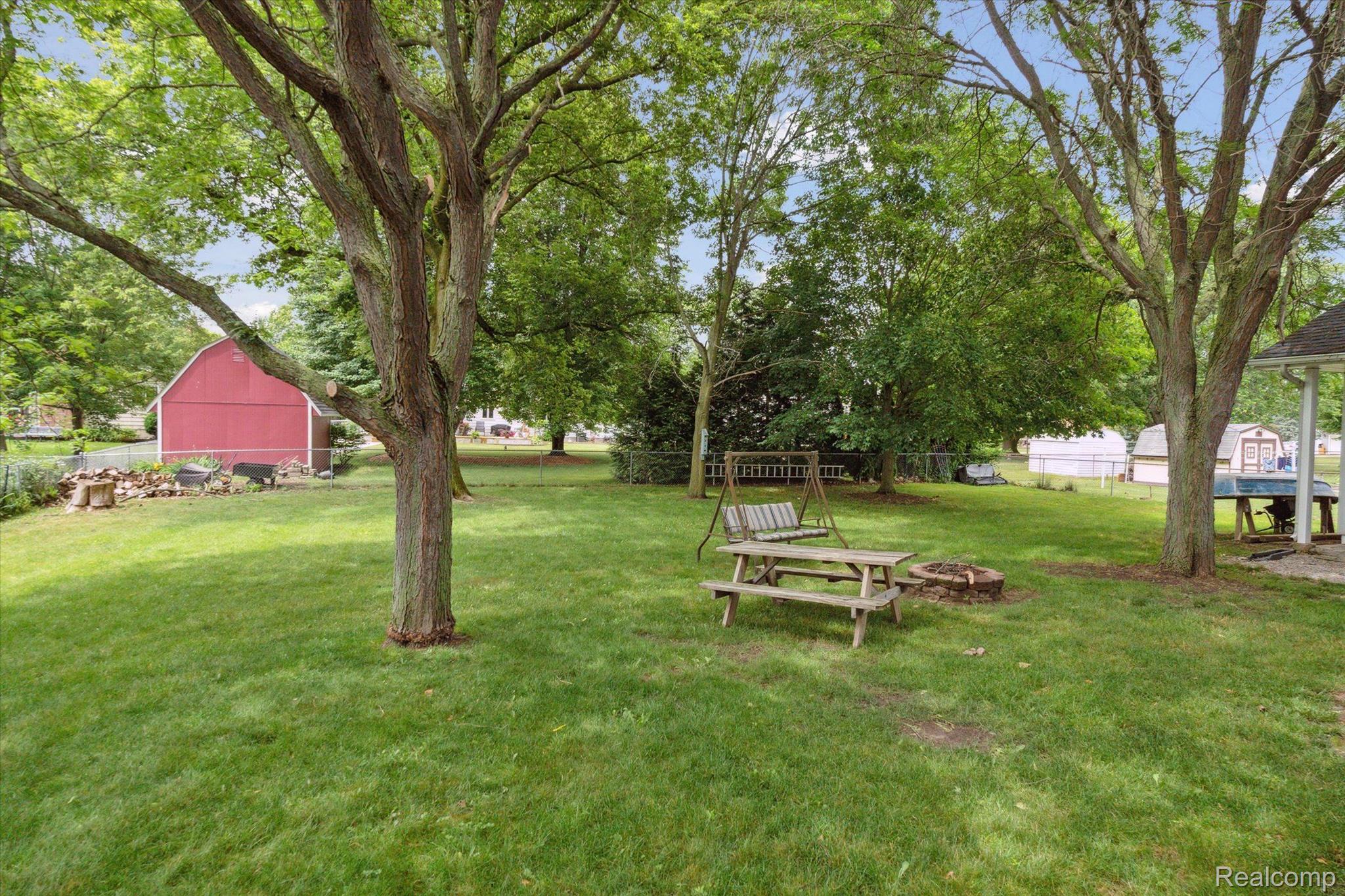 2317 North Vassar Road Burton, MI 48509 - Photo 18 of 42 Gallery Image 18