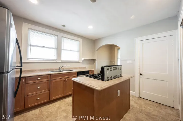 $1,450 | 4905 Broadway Street, Indianapolis, IN 46205