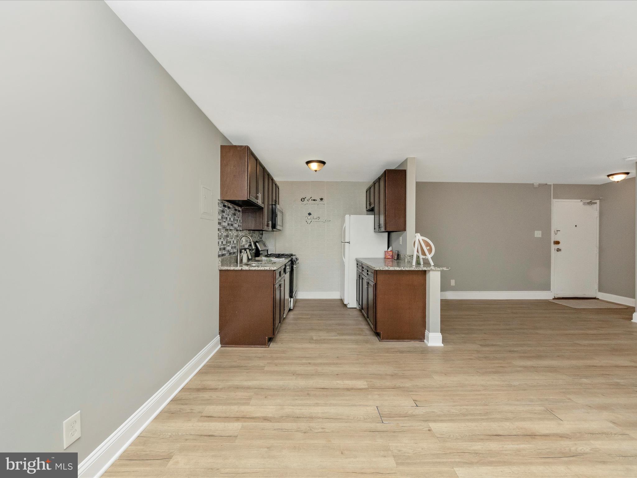 8601 Manchester Road, Unit 417 Silver Spring, MD 20901 - Photo 16 of 51 Dining Area