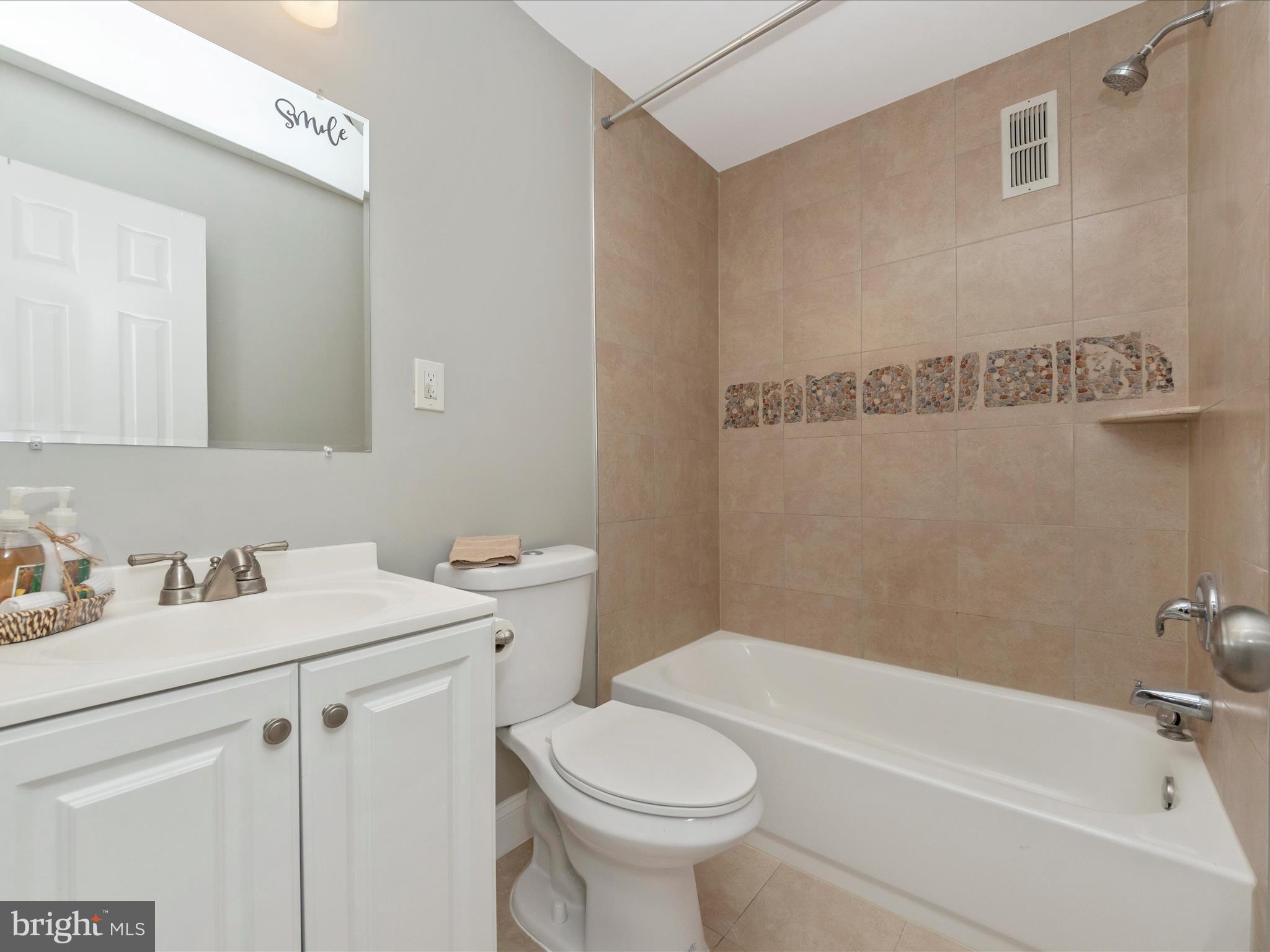 8601 Manchester Road, Unit 417 Silver Spring, MD 20901 - Photo 34 of 51 Primary Bathroom