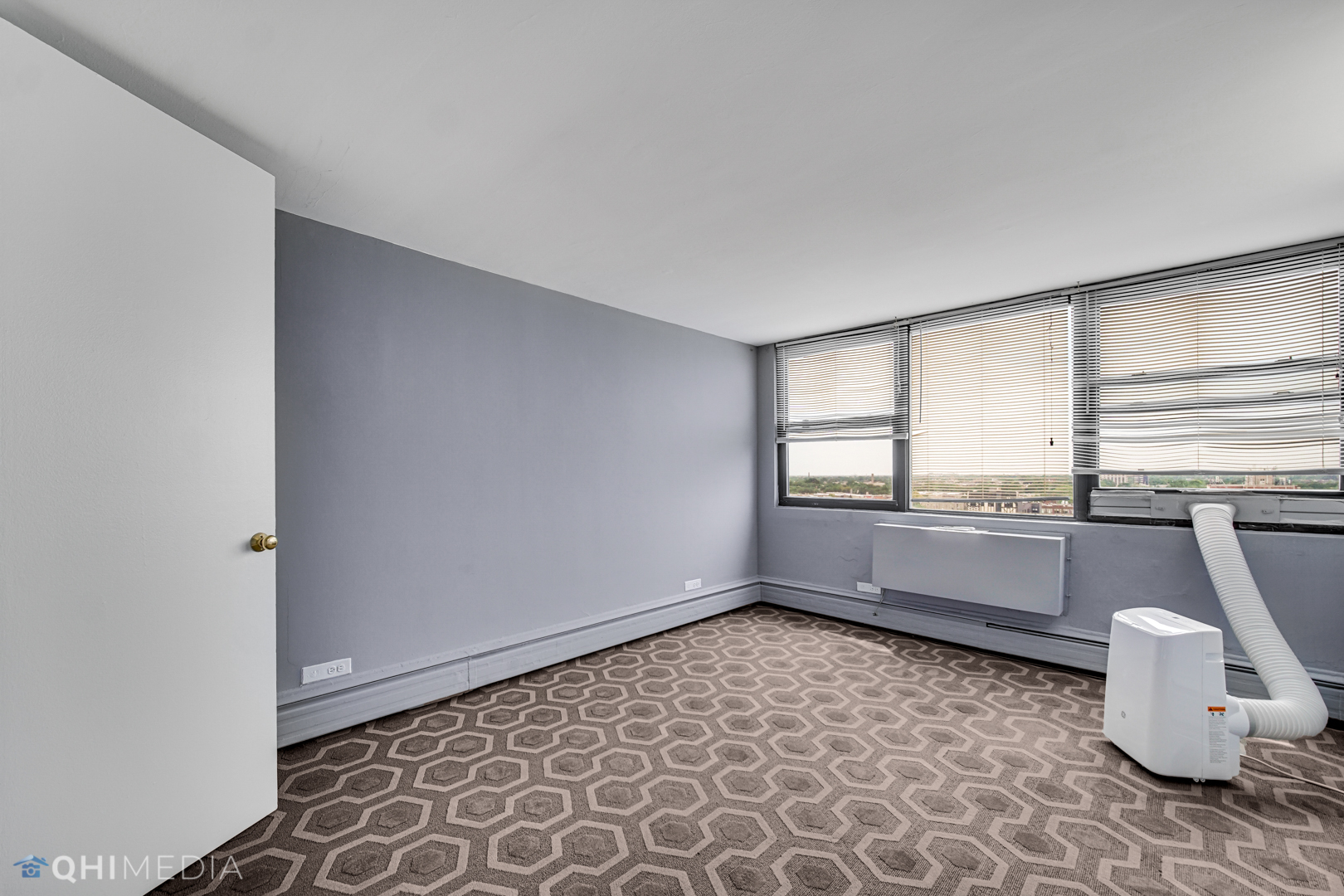 5740 North Sheridan Road, Unit 12C Chicago, IL 60660 - Photo 6 of 19