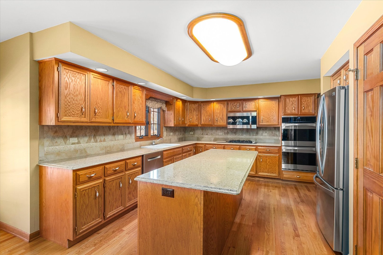 3720 Mandeville Lane Naperville, IL 60564 - Photo 7 of 49