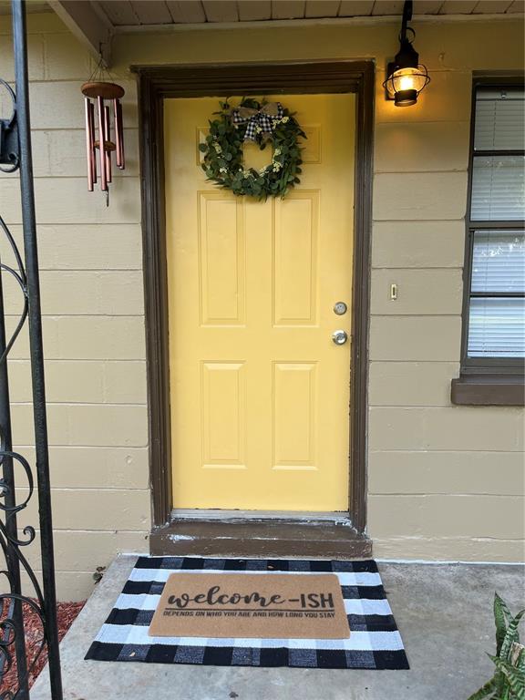 2708 Dixie Road Lakeland, FL 33801 - Photo 4 of 12 a view of a door of the house