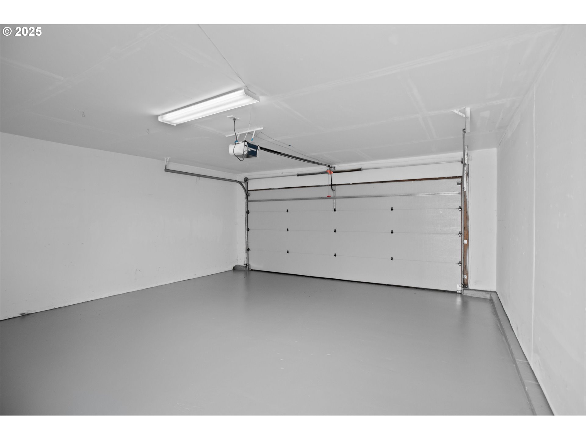 1200 Northeast Territorial Road, Unit 93 Canby, OR 97013 - Photo 28 of 36 a view of an empty room