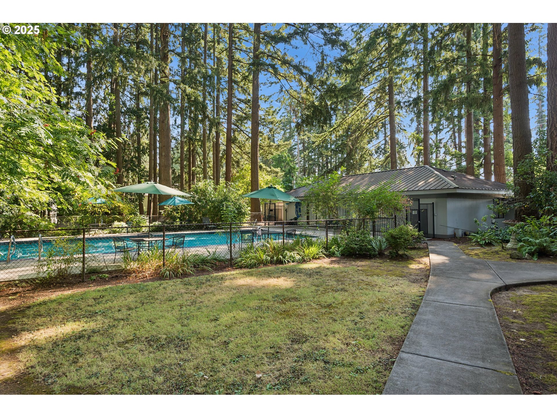 1200 Northeast Territorial Road, Unit 93 Canby, OR 97013 - Photo 33 of 36 a view of a park with a house
