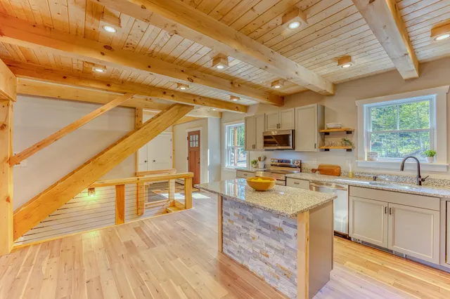 $679,000 | 93 Waterthorn Road, Thornton, NH 03285