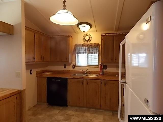 5422 Portland Road Northeast, Unit 136 Salem, OR 97305 - Photo 9 of 16