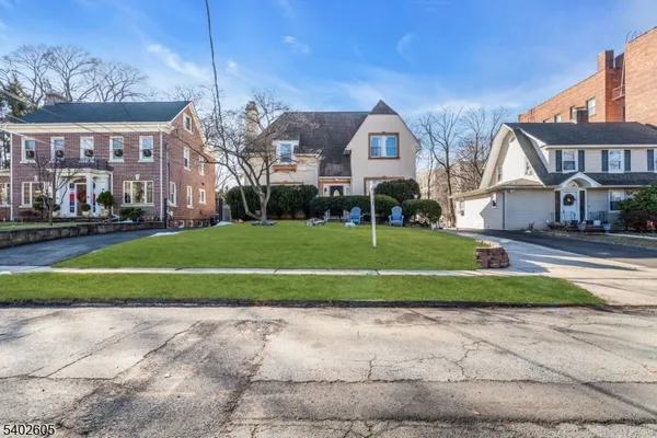 $725,000 | 297 Hamilton Place, Hackensack, NJ 07601