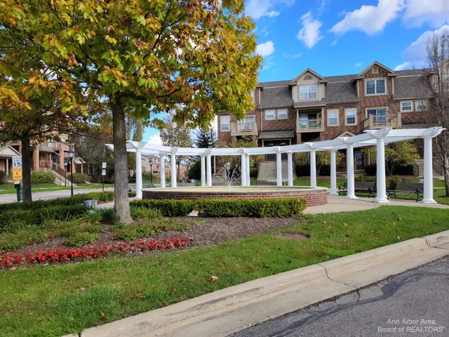 $2,500 | 2765 Barclay Way, Ann Arbor, MI 48105