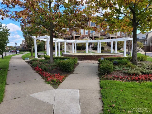 $2,500 | 2765 Barclay Way, Ann Arbor, MI 48105