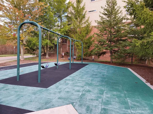 $2,500 | 2765 Barclay Way, Ann Arbor, MI 48105