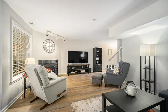 $2,500 | 2765 Barclay Way, Ann Arbor, MI 48105