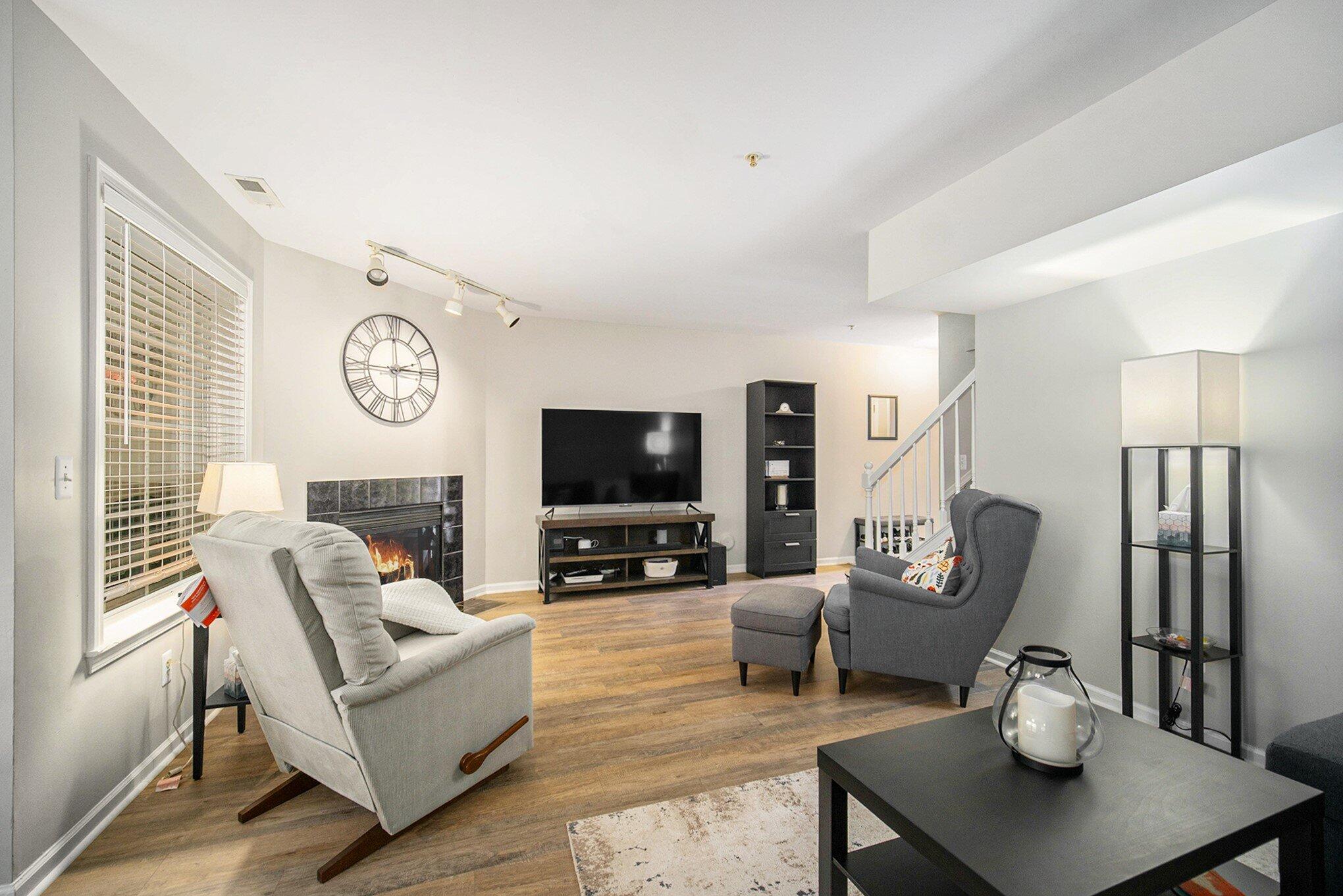 2765 Barclay Way Ann Arbor, MI 48105 - Photo 4 of 30 004_dsc04728_42