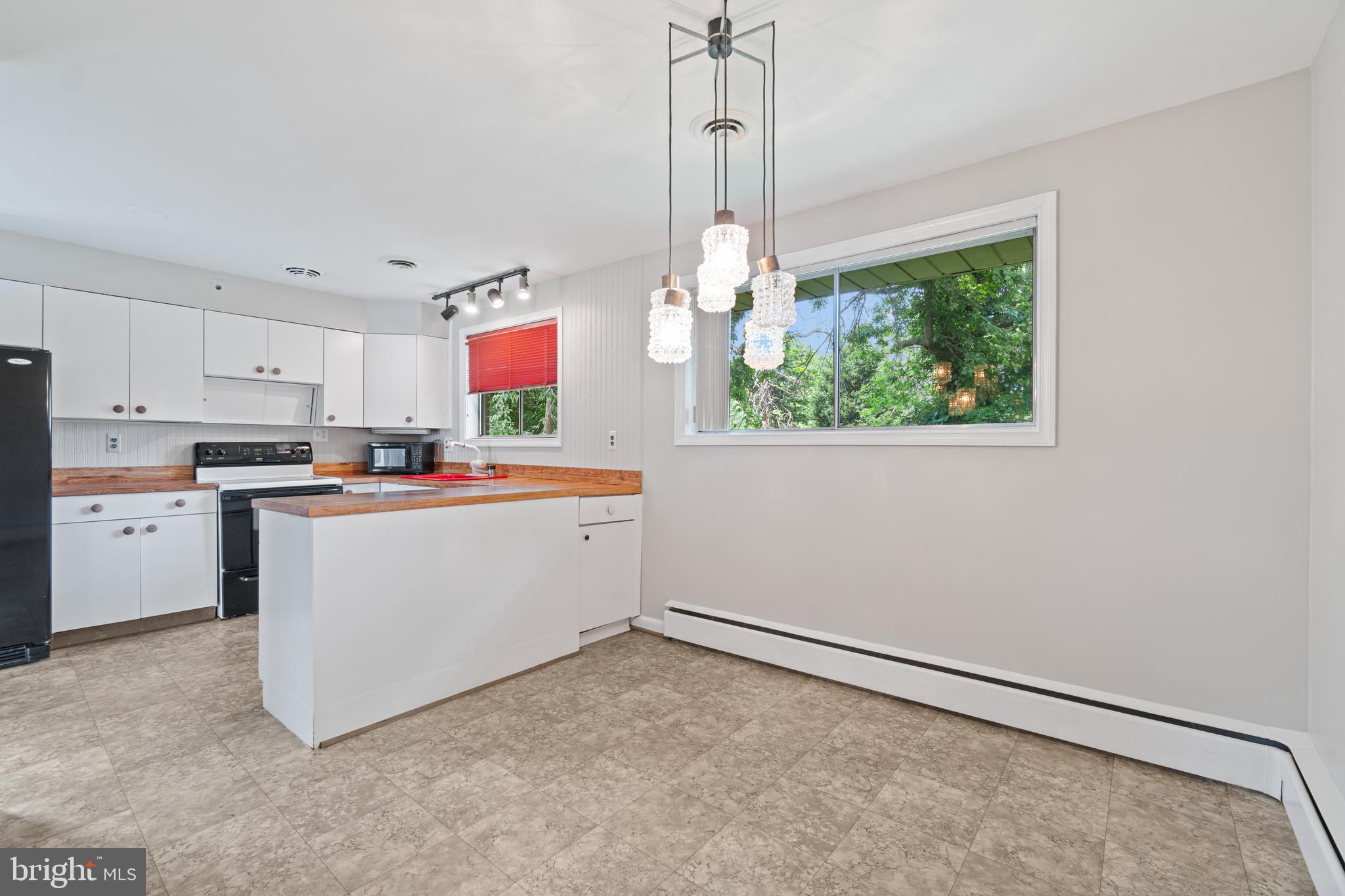 248 Asbury Road Pasadena, MD 21122 - Photo 13 of 32 Dining Room