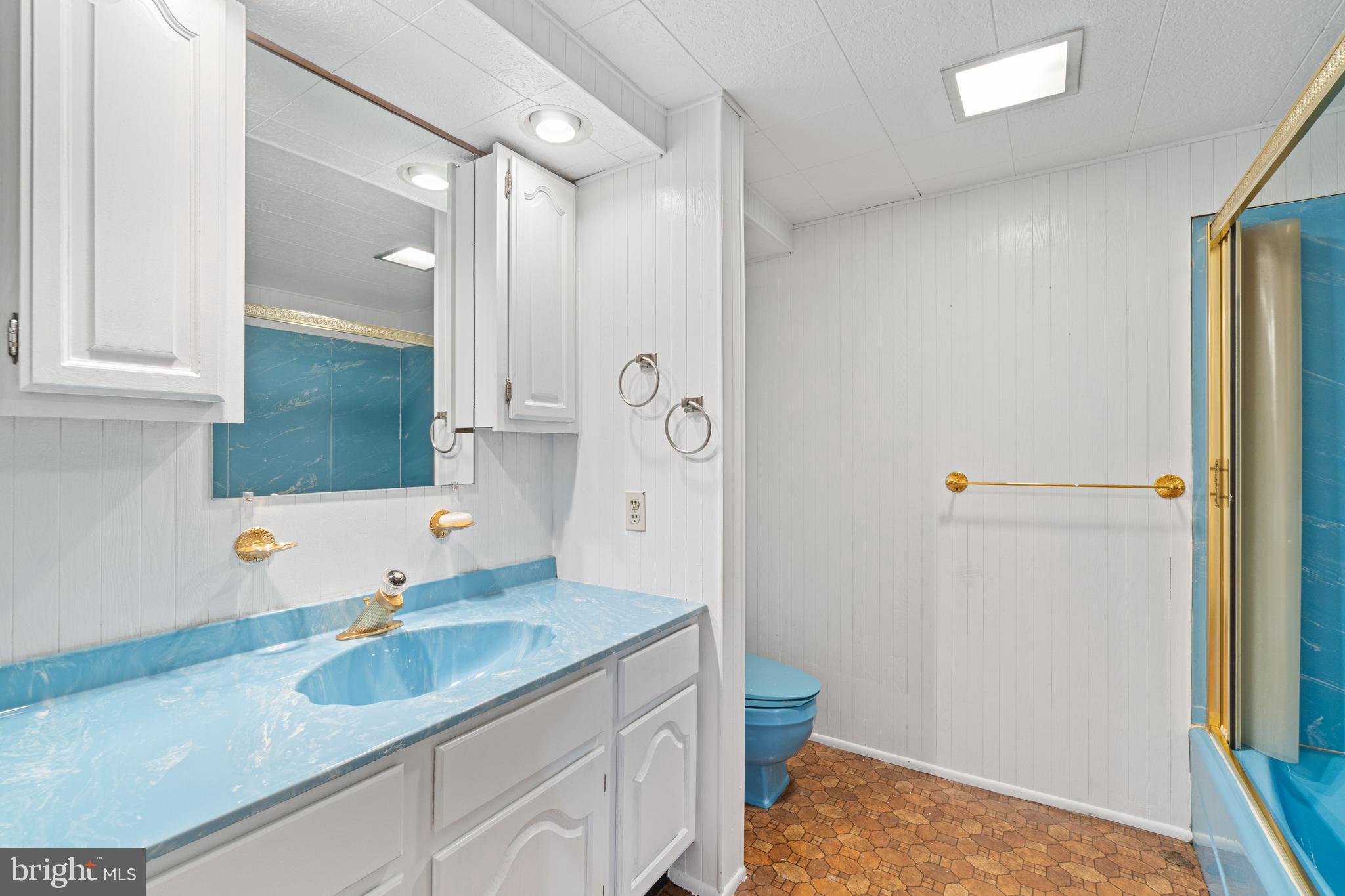248 Asbury Road Pasadena, MD 21122 - Photo 17 of 32 Second Full Bath -Tub/Shower - Basement