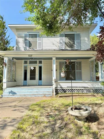 $2,000 | 517 West Hull Street, Denison, TX 75020