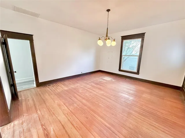 $2,000 | 517 West Hull Street, Denison, TX 75020