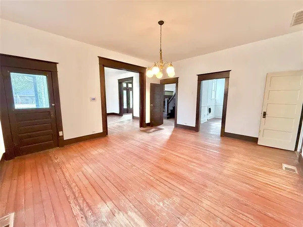 $1,900 | 517 West Hull Street, Denison, TX 75020