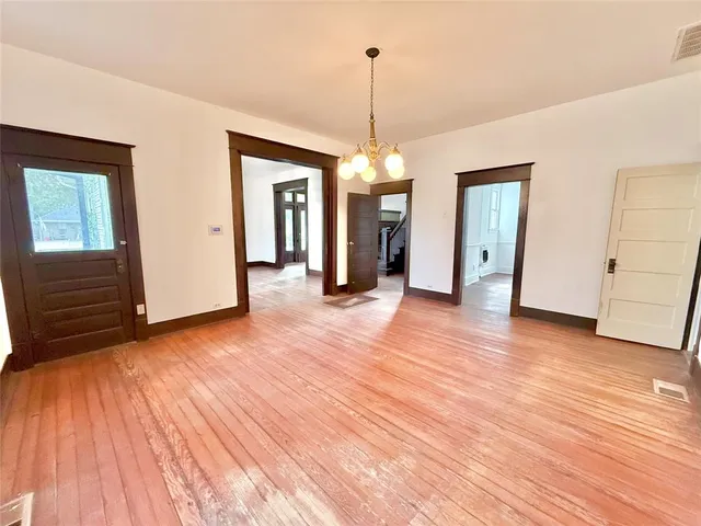 $2,000 | 517 West Hull Street, Denison, TX 75020