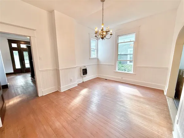 $1,900 | 517 West Hull Street, Denison, TX 75020