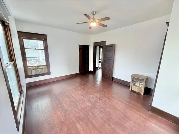 $1,900 | 517 West Hull Street, Denison, TX 75020