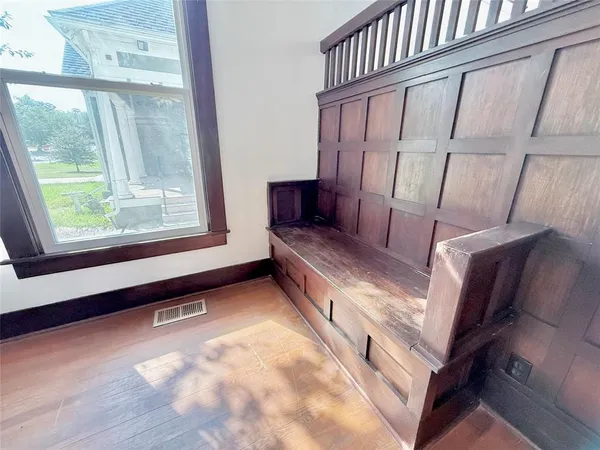 $1,900 | 517 West Hull Street, Denison, TX 75020