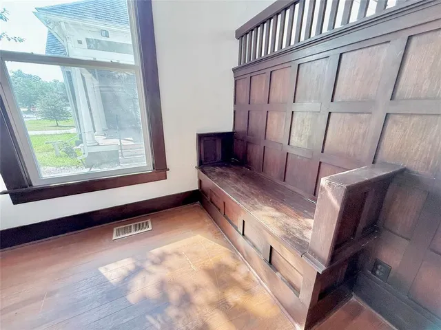 $2,000 | 517 West Hull Street, Denison, TX 75020