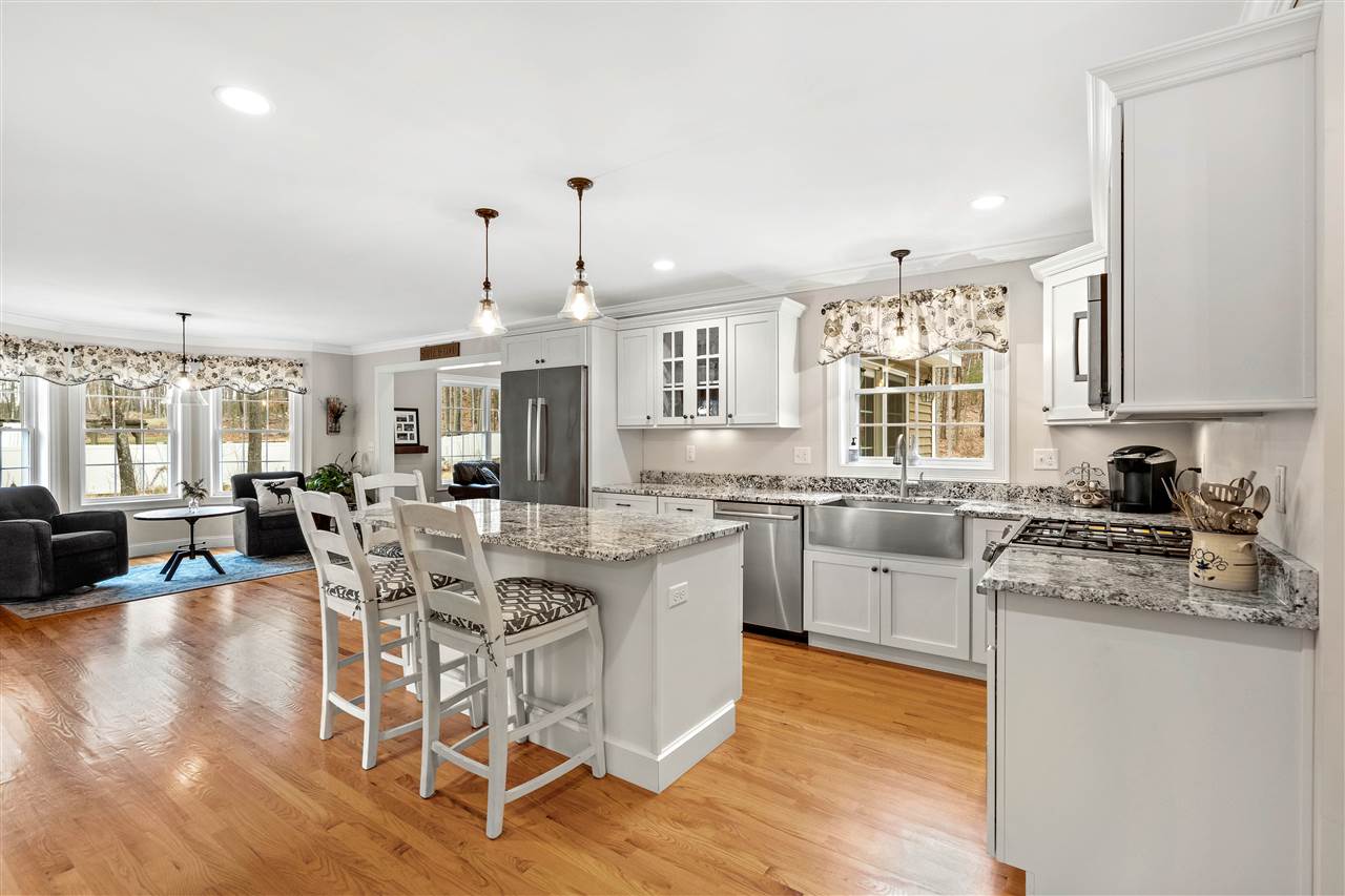 91 Drummer Road Pelham, NH 03076 - Photo 5 of 38 Gallery Image 5