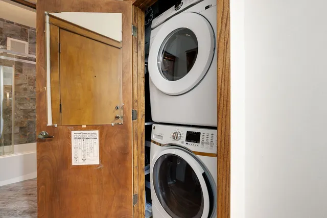 $299,900 | 4864 North Ashland Avenue, Unit 3W, Chicago, IL 60640